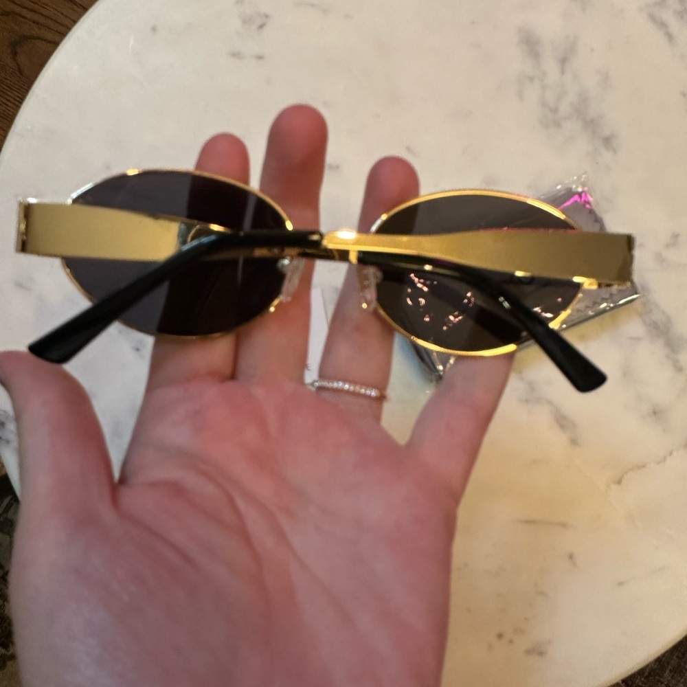 SOJOS Retro Black and Gold Oval Sunglasses 😎 New with Box - Picture 5 of 6